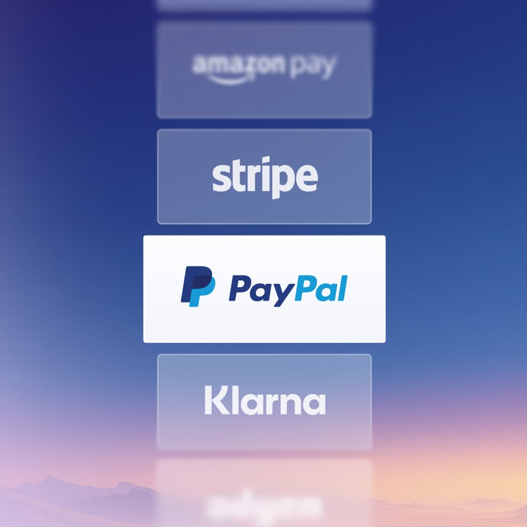 Pila verticale di famosi gateway di pagamento per ecommerce con il logo PayPal in evidenza al centro.